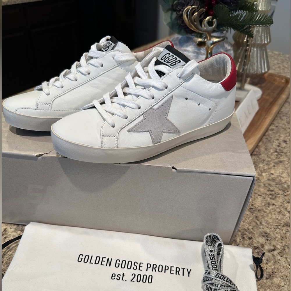 ❌ SOLD ❌ Golden Goose Sneakers size 35 **PRICE IS FIRM **